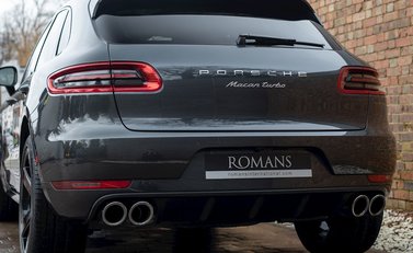Porsche Macan Turbo 26