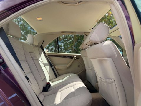 Mercedes-Benz C Class 2.0 C200 Elegance Auto 4dr 35