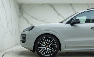 Porsche Cayenne TURBO E-HYBRID 41