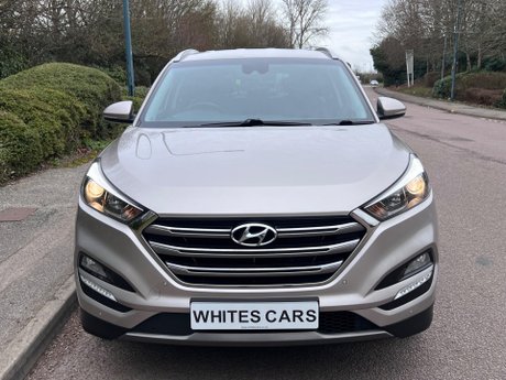 Hyundai TUCSON 2.0 CRDi Premium Auto 4WD Euro 6 5dr 9