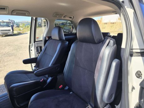 Toyota Estima Auto+Petrol+LowMiles+7Seater 36