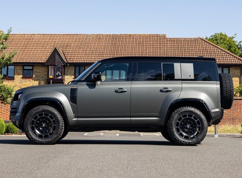 Land Rover Defender 110 OCTA EDITION ONE 3