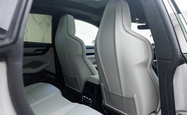 Porsche Macan Turbo Electric 18