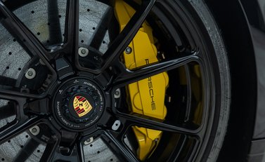 Porsche 911 Turbo S (992) 35