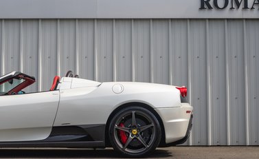Ferrari 430 Scuderia Spider 16M 37