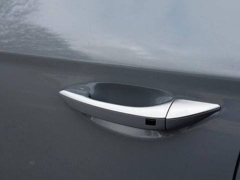 Hyundai IONIQ 38.3kWh Premium SE Auto 5dr 28