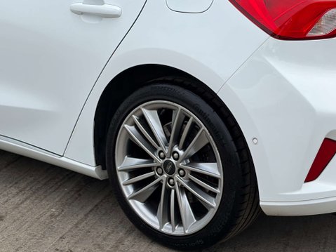 Ford Focus 1.0 Focus Vignale Auto 5dr 57