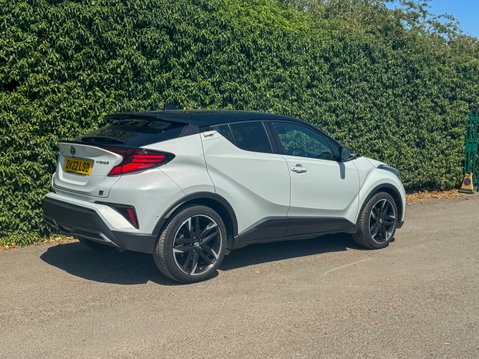 Toyota C-HR 2.0 VVT-h GR SPORT SUV 5dr Petrol Hybrid CVT Euro 6 (s/s) (184 ps) 4
