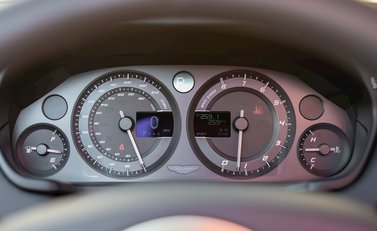 Aston Martin Zagato Vanquish Volante 18