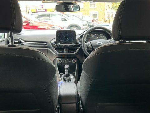 Ford Fiesta TITANIUM 13