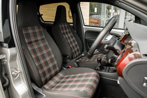 Volkswagen Up GTI 28