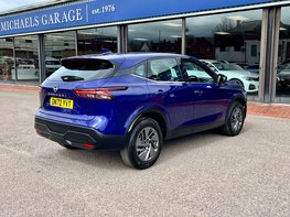 Nissan Qashqai 1.3 Qashqai Acenta Premium DiG-T MHEV 5dr 8