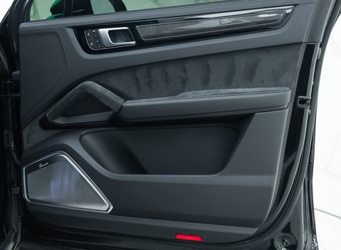 Porsche Cayenne Turbo GT 24