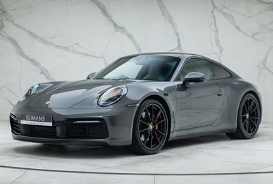 Porsche 911 Carrera S (992)
