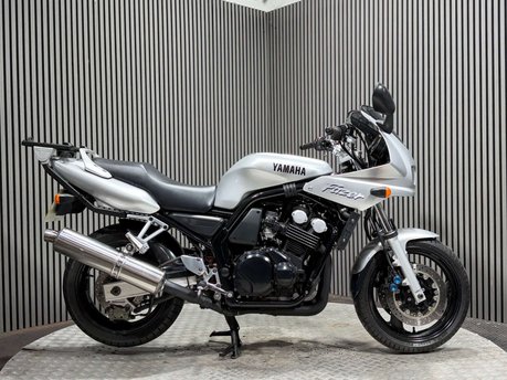 Yamaha FZS FAZER 2000 ONLY 14K VERY CLEAN PROJECT BIKE 600CC COMMUTER