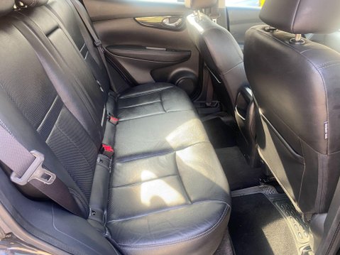 Nissan Qashqai 1.6 dCi Tekna SUV 5dr Diesel Manual 2WD Euro 6 (s/s) (130 ps) 35