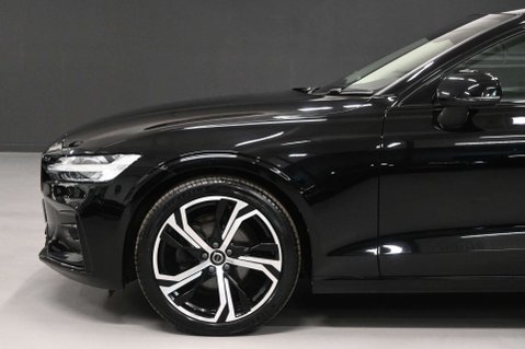 Volvo V60 2.0 V60 + B4 MHEV Auto 5dr 22