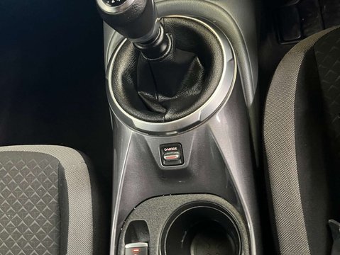 Nissan Juke 1.0 Juke N-Connecta DiG-T 5dr 23