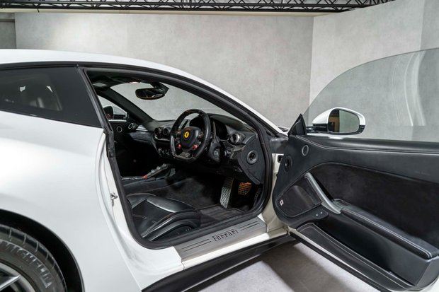 Ferrari F12 Berlinetta NOW SOLD. SIMILAR REQUIRED. PLEASE CALL 01903 254800. 5