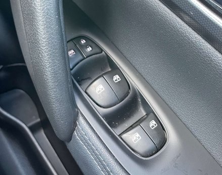 Nissan Qashqai 1.3 Qashqai N-Connecta DiG-T 5dr 55