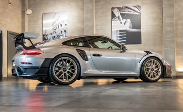 Porsche 911 GT2 RS (991.2) 2