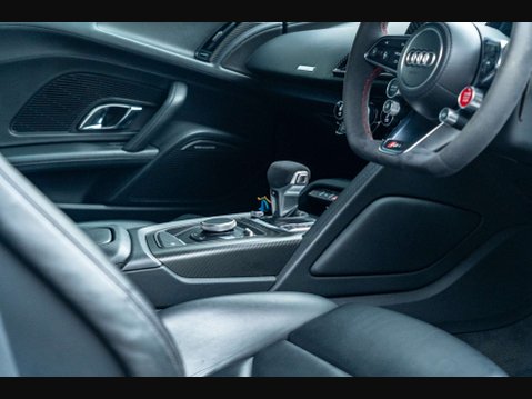 Audi R8 5.2 R8+ Quattro V10 Semi-Auto 4WD 2dr 17