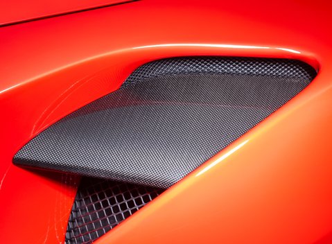 Ferrari 488 SPIDER 36