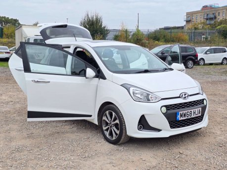 Hyundai i10 1.2 Premium SE Hatchback 5dr Petrol Auto Euro 6 (87 ps) 30