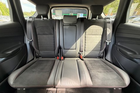 Ford Kuga ST-LINE AUTOMATIC -ONE OWNER- FORD SERVICE HISTORY - APPLE CARPLAY 16