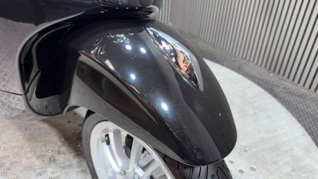 Piaggio Vespa Primavera 2021 ONLY 612 MILES NEW MOT SERVICED 50CC AUTO 23