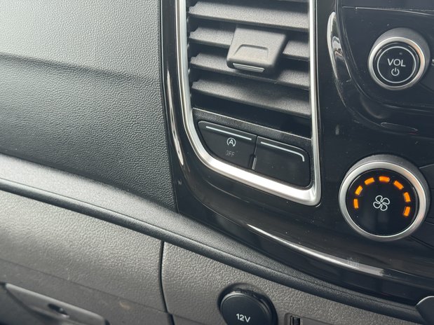 Ford Transit Custom Crew Cab AUTO SWB L1H1 Sport 320 Air Con SELECT 39