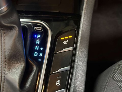 Hyundai IONIQ 1.6 IONIQ Premium FHEV Semi-Auto 5dr 29