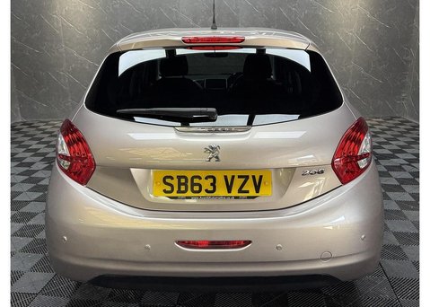 Peugeot 208 1.6 VTi Allure Hatchback 5dr Petrol Auto Euro 5 (120 ps) 7
