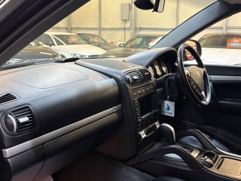 Porsche Cayenne 3.2 V6 Tiptronic S AWD 5dr 10