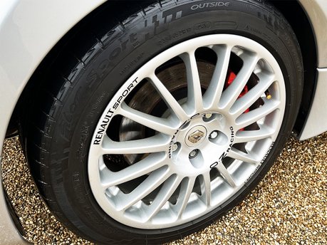 Renault Clio RENAULTSPORT V6 42