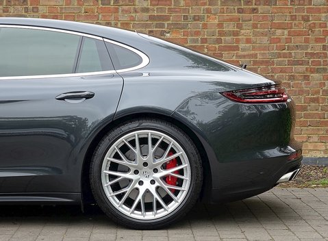 Porsche Panamera Turbo 23