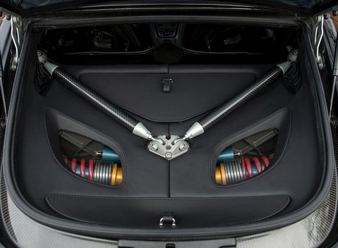 Aston Martin One77 31