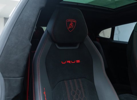Lamborghini Urus PERFORMANTE 16