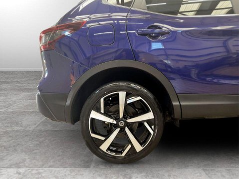 Nissan Qashqai 1.3 DIG-T N-Motion SUV 5dr Petrol Manual Euro 6 (s/s) (140 ps) 10
