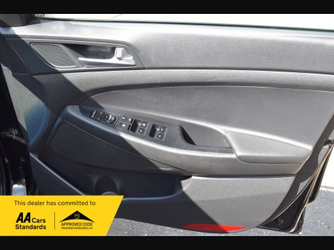Hyundai TUCSON 1.7 Tucson SE Nav Blue Drive 2WD CRDi Semi-Auto 5dr 39