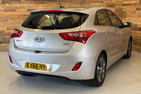Hyundai i30 1.4 Blue Drive SE Nav Hatchback 5dr Petrol Manual Euro 6 (s/s) (100 ps) 6