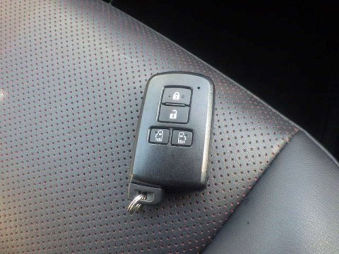 Toyota Voxy ESQUIRE VOXY HYBRID 1.8 PETROL 7 SEATER FRESH IMPORT 23