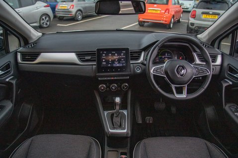 Renault Captur TECHNO E-TECH 3