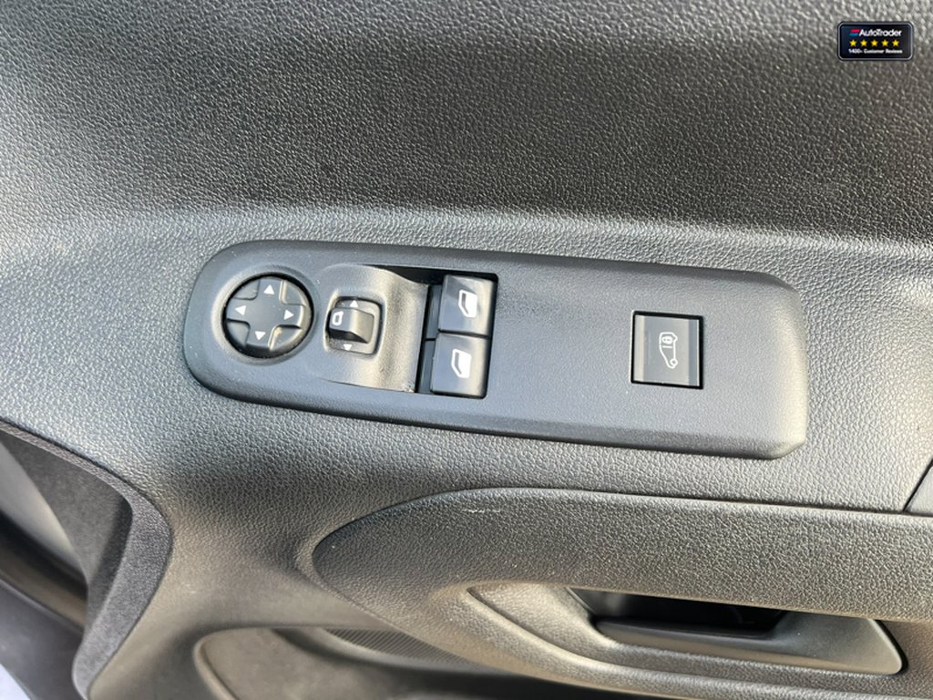 2019 Vauxhall ComboSWB L1H1 2300 Sportive Air Con Sensors EURO 6 NO VAT — thumbnail 30 of 51
