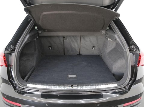 Audi Q3 1.5 TFSI CoD 35 S line S Tronic Euro 6 (s/s) 5dr 26