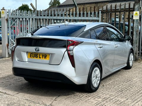 Toyota Prius VVT-I ACTIVE 11