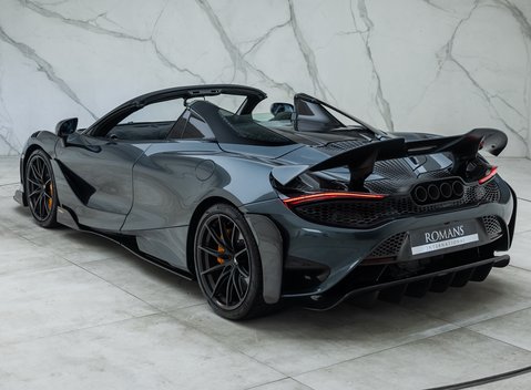 McLaren 765LT Spider 16