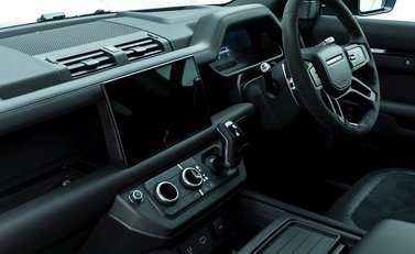 Land Rover Defender 110 V8 15