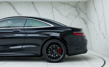 Mercedes-Benz AMG S63 Coupe Premium 33