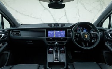 Porsche Macan GTS 21